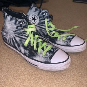 Tie-dye high top converse!